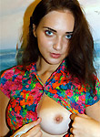 Zishy pics, Oxana Chic visits a chic hotel